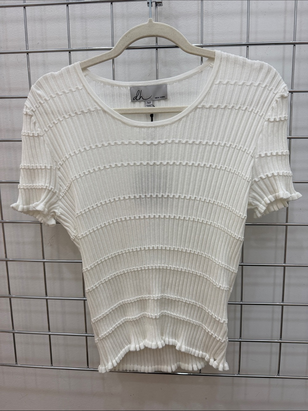 DH NEW YORK White Ric Rac Ribbed Short Sleeve  Top